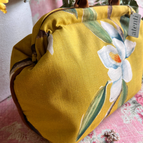 Magnolia Molly Handbag
